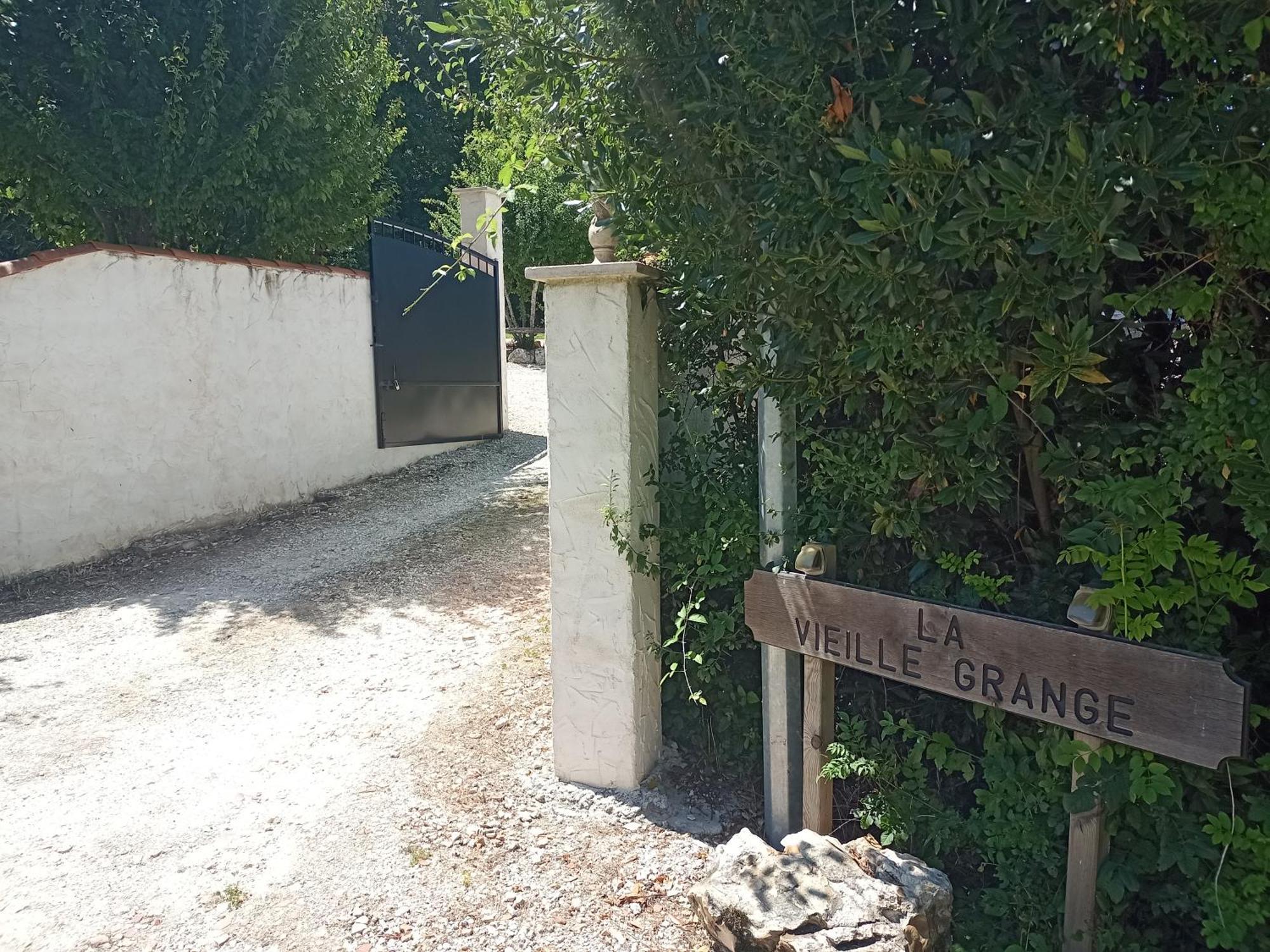 La Vieille Grange - Saint-Privat-Des-Pres Saint-Privat-des-Prés Exterior foto